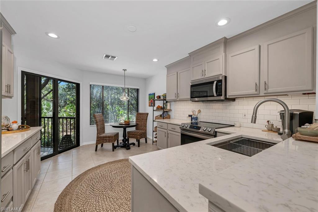 OAKWOOD VILLAS - Residential