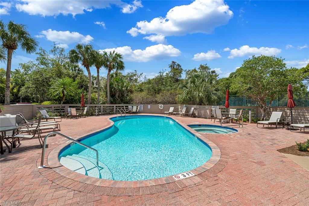 OAKWOOD VILLAS - Residential