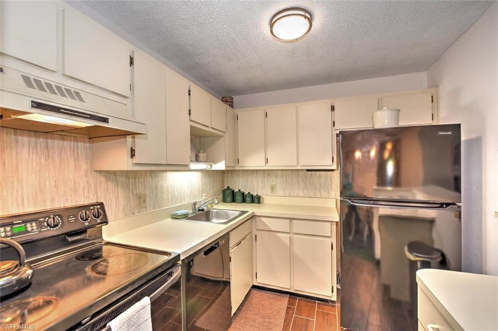 SUMMERLIN WOODS - Residential