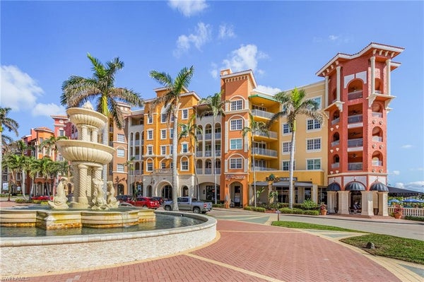 401 BAYFRONT PL APT 3405, NAPLES, FL 34102 - Image d199e2fb26c83b9a9f78e2bd83f22bd9/1747846946