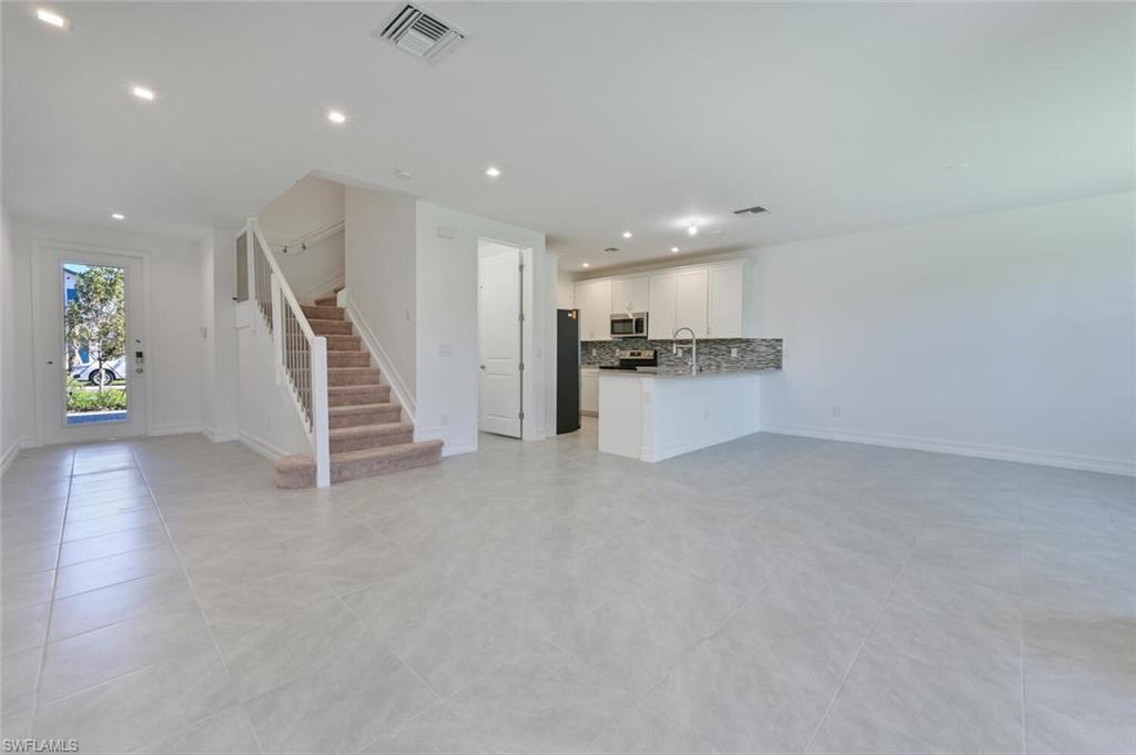 VANDERBILT RESERVE - Residential Lease