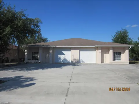 1025-1027 SE 10th St, Cape Coral, FL 33990 - #: 224035067