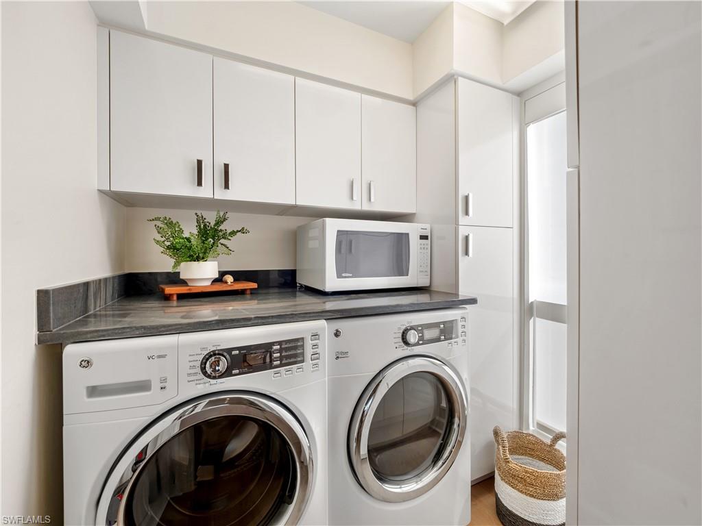 SUNSET CAPTIVA - Residential