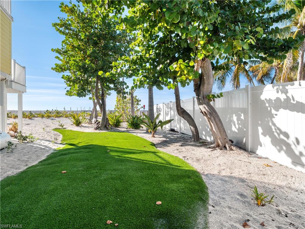 SUNSET CAPTIVA - Residential