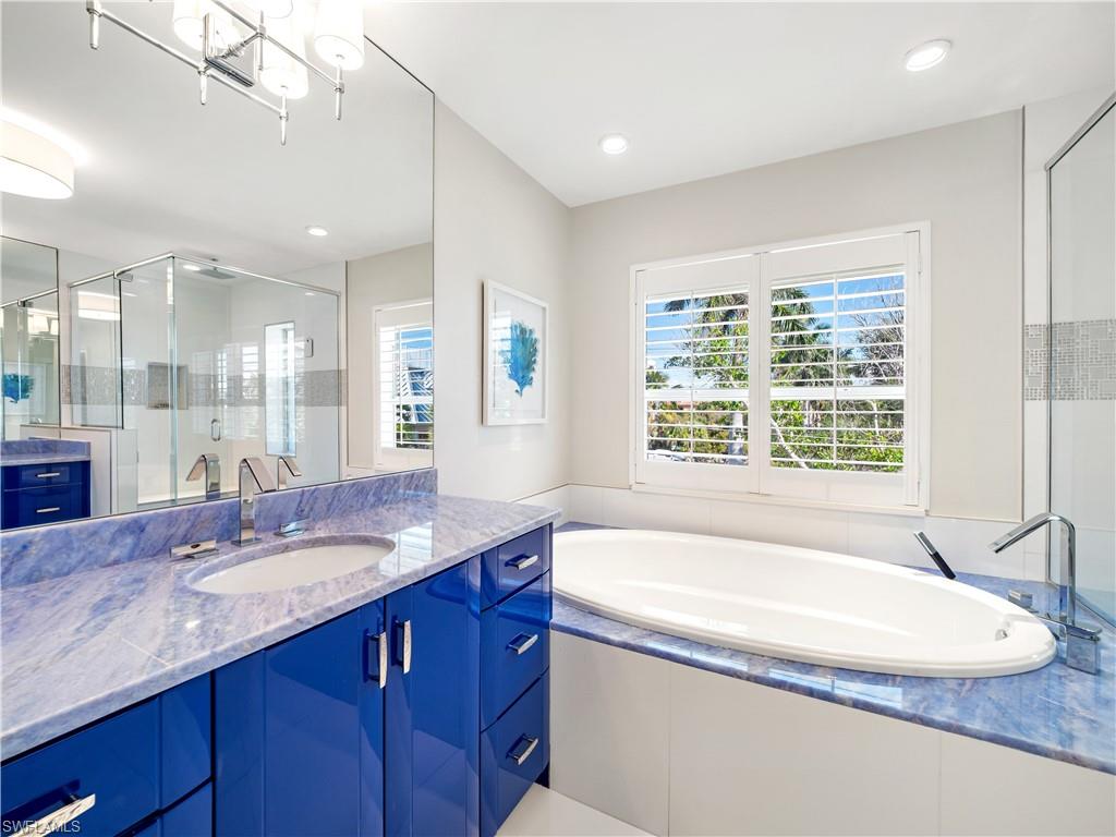 SUNSET CAPTIVA - Residential