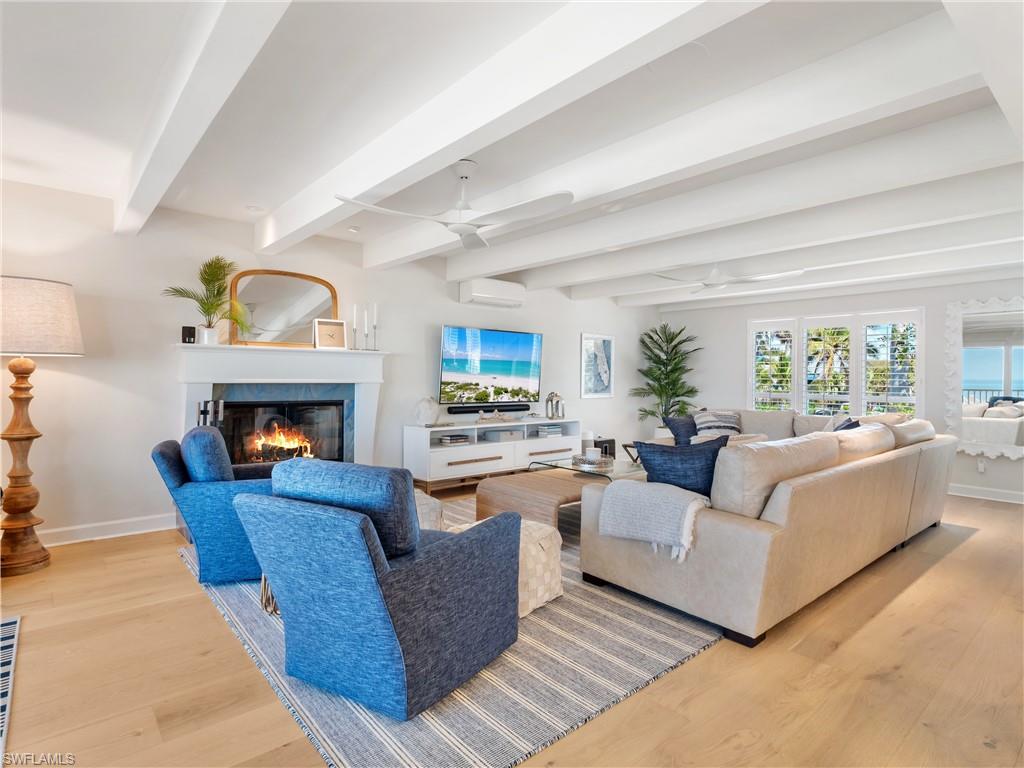 SUNSET CAPTIVA - Residential