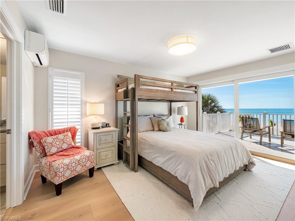 SUNSET CAPTIVA - Residential