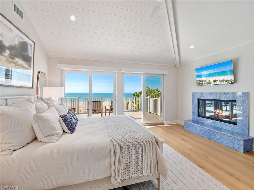 SUNSET CAPTIVA - Residential