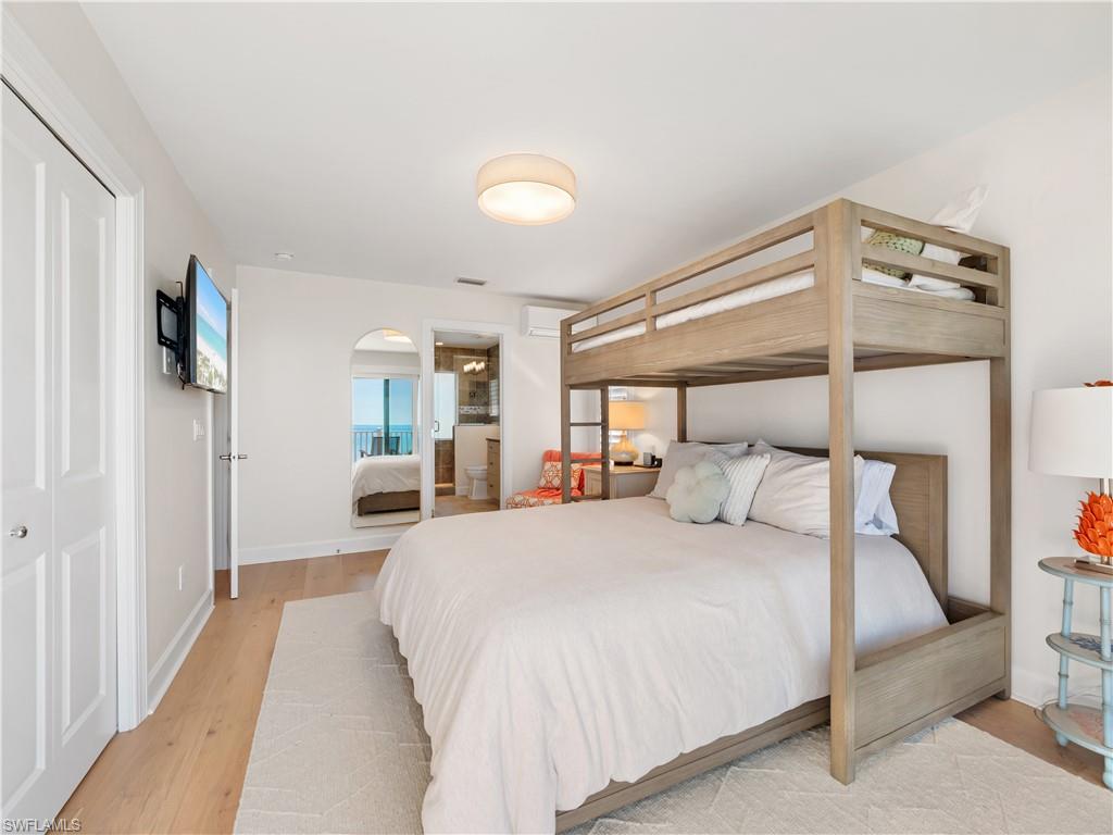 SUNSET CAPTIVA - Residential