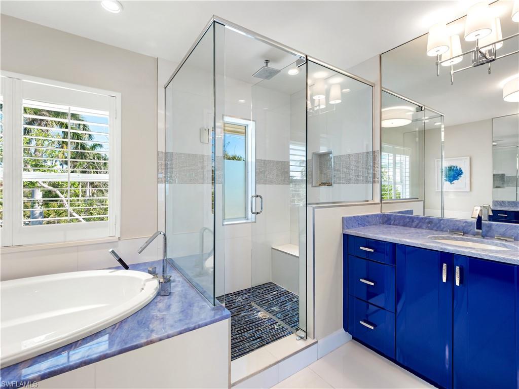 SUNSET CAPTIVA - Residential