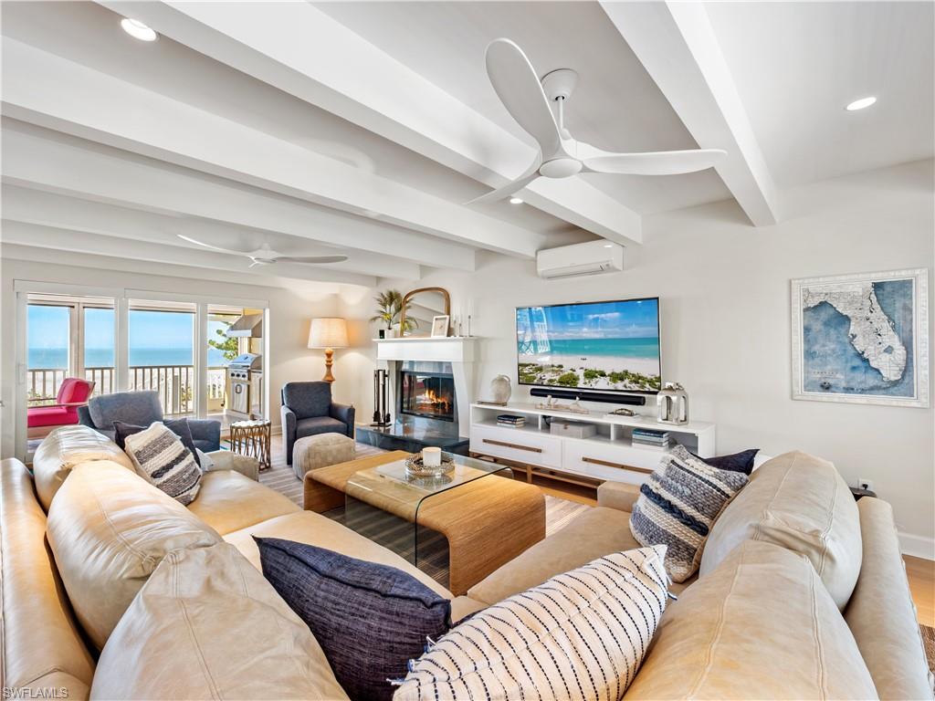 SUNSET CAPTIVA - Residential