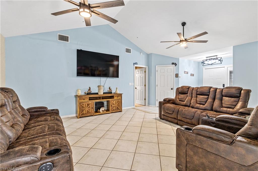 CAPE CORAL - Residential