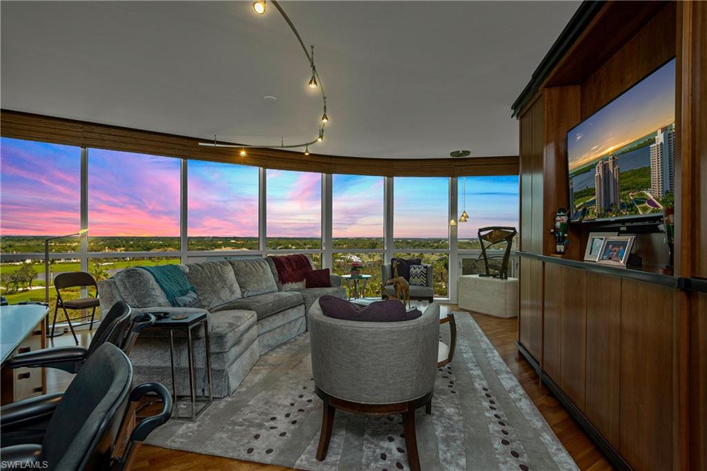 ESTANCIA - Residential