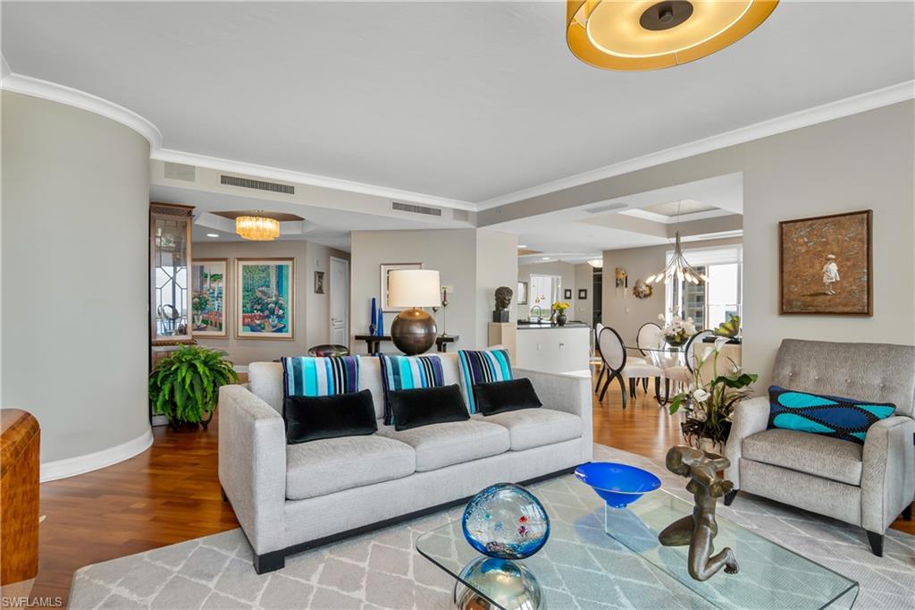 ESTANCIA - Residential