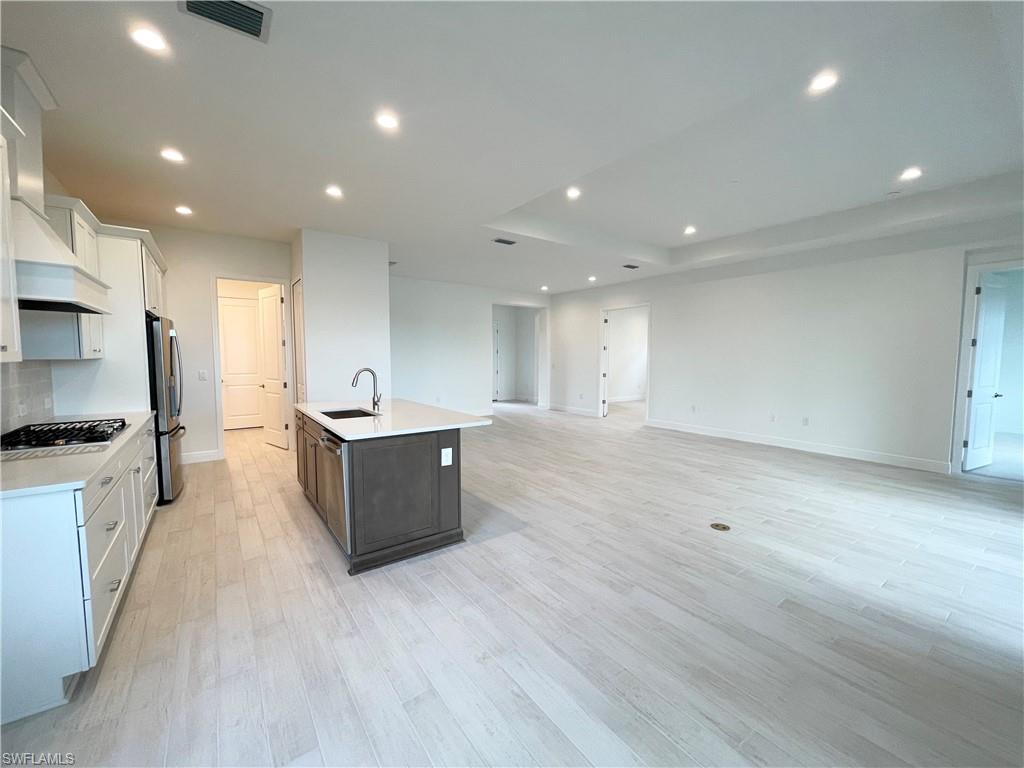 SKYSAIL - Residential Lease