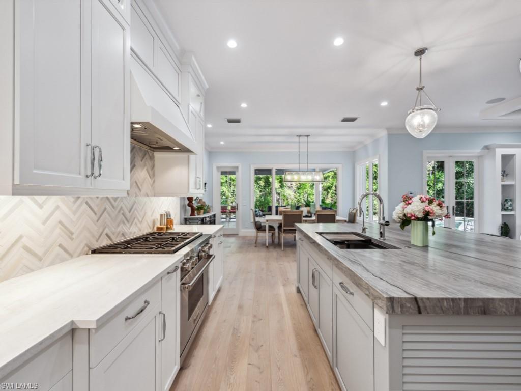 PARK SHORE - Residential