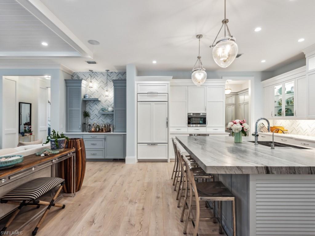 PARK SHORE - Residential