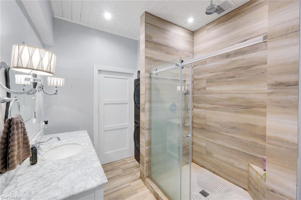 SUN COAST ACRES - Residential