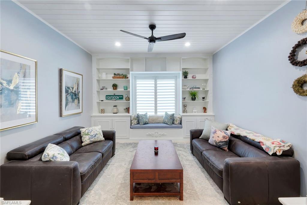 SUN COAST ACRES - Residential