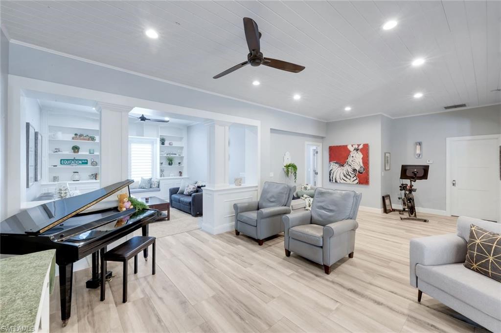 SUN COAST ACRES - Residential