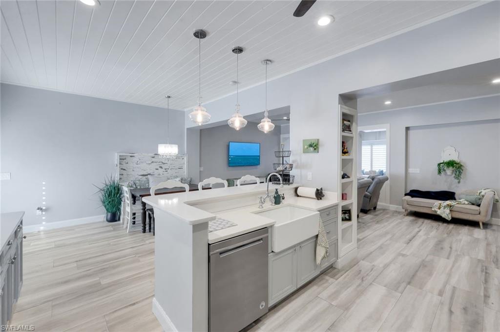 SUN COAST ACRES - Residential