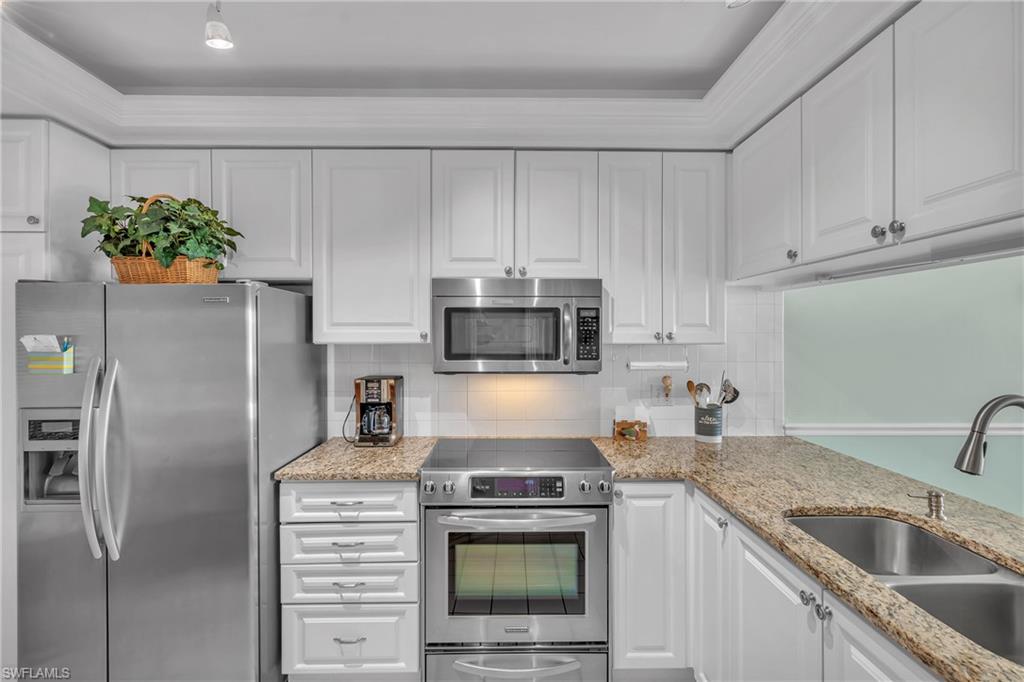 GOLFVIEW GOLF & RACQUET CLUB - Residential