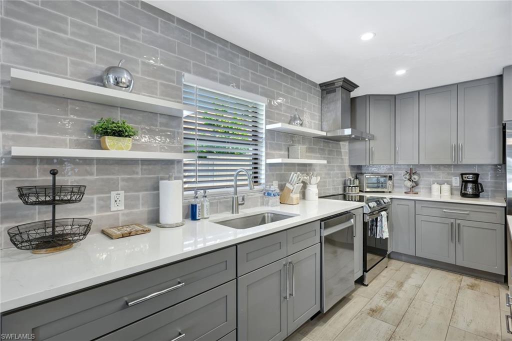 NAPLES PARK - Residential