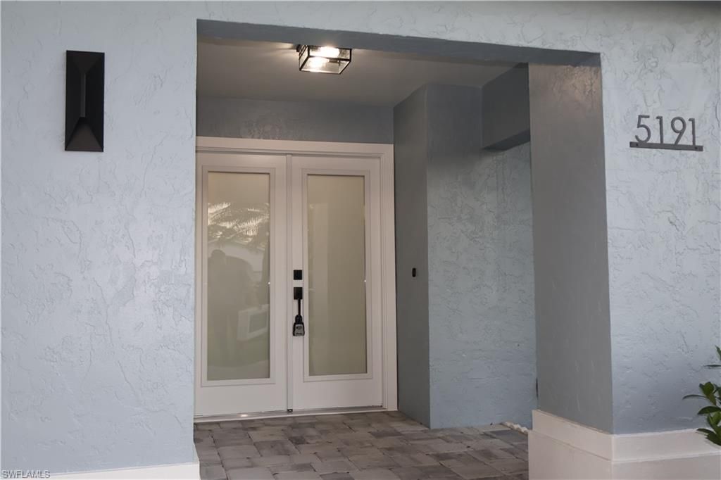 Photo of 5191 Sunbury CT, NAPLES, FL 34104 (MLS # 225083061)