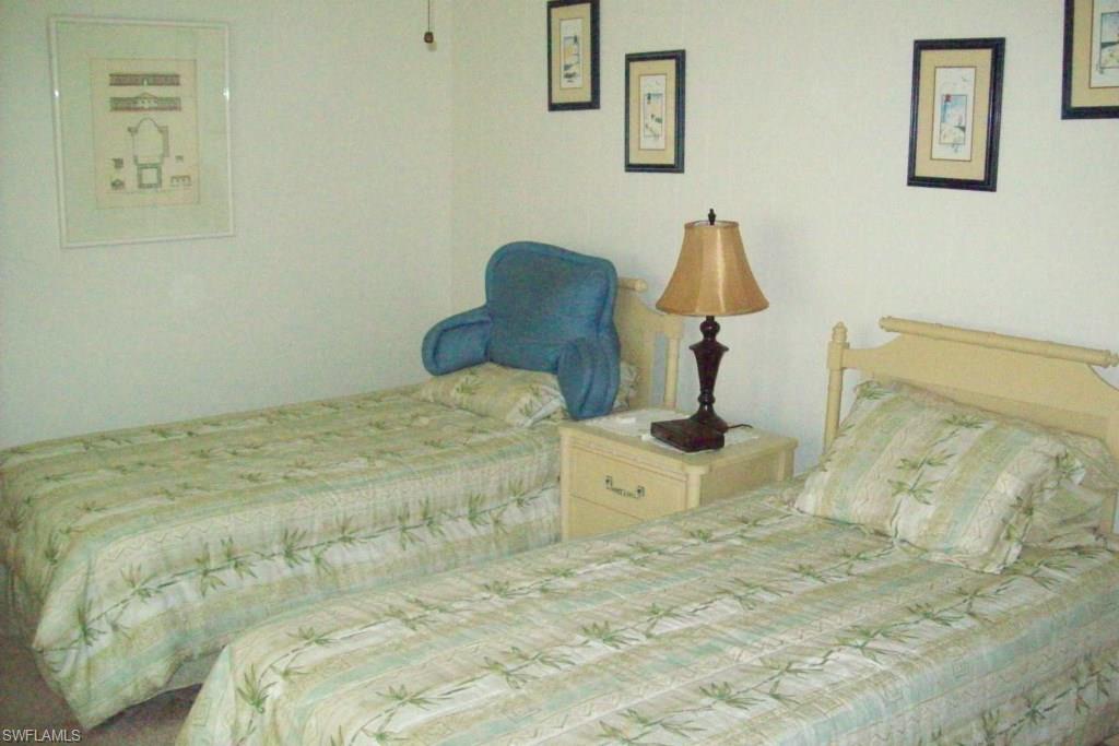 SIX LAKES COUNTRY CLUB - Residential