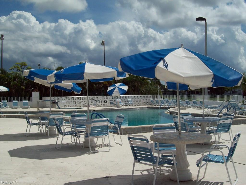 SIX LAKES COUNTRY CLUB - Residential