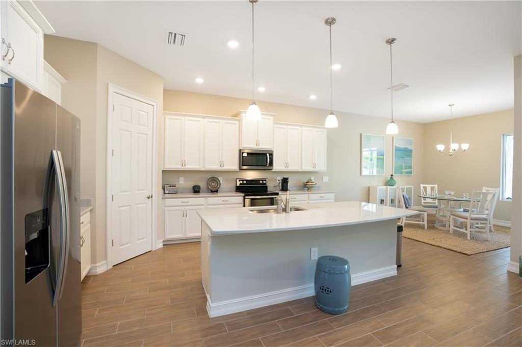 SUTTON CAY - Residential