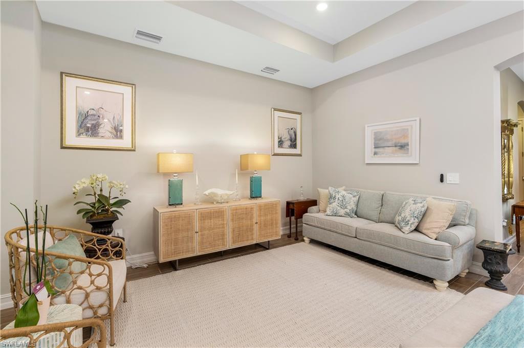 SUTTON CAY - Residential