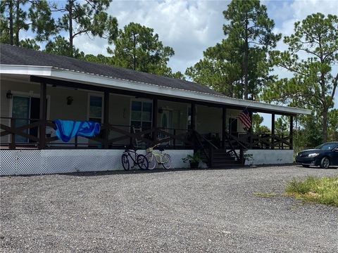 A home in CLEWISTON