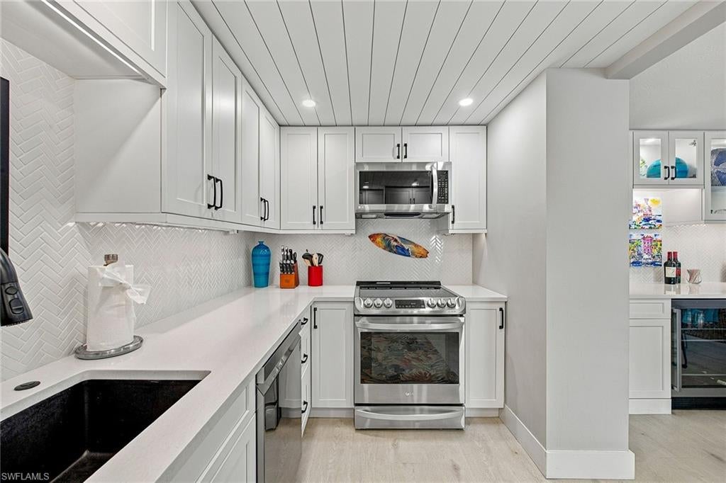 3443 Gulf Shore BLVD N 515