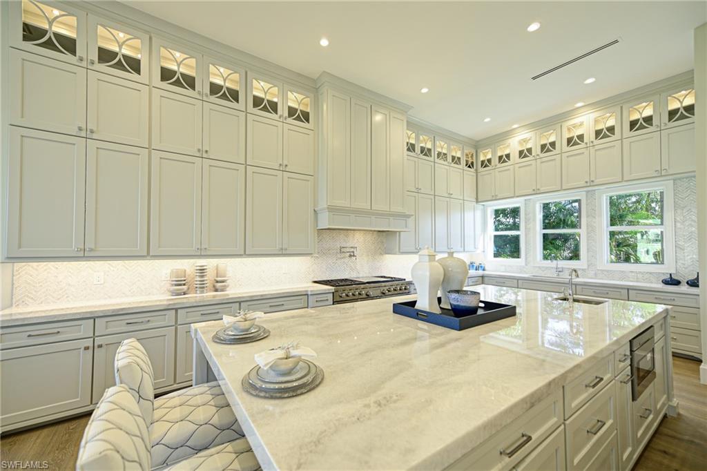 BAREFOOT BEACH - Residential