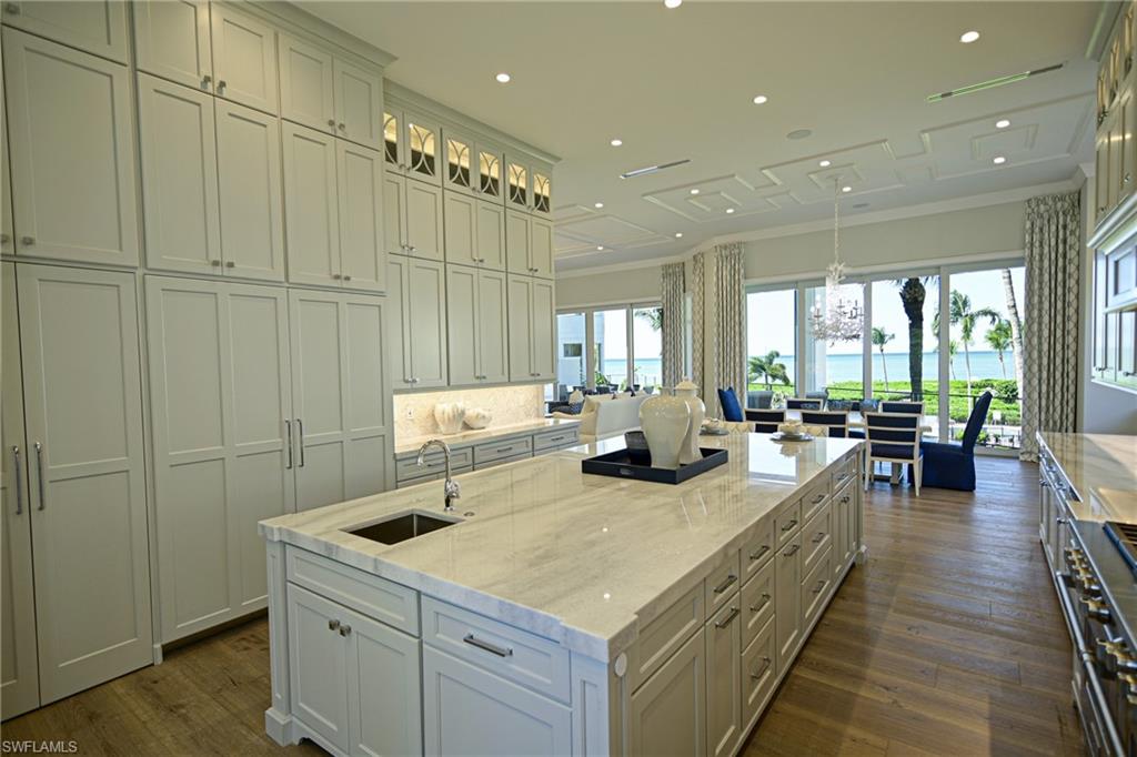 BAREFOOT BEACH - Residential