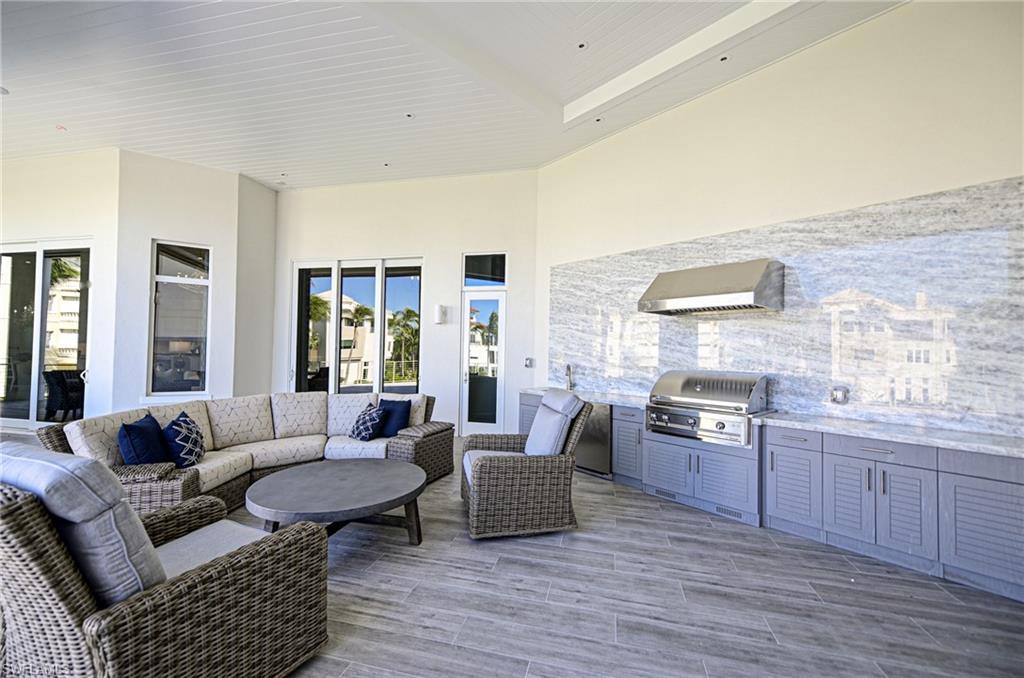 BAREFOOT BEACH - Residential