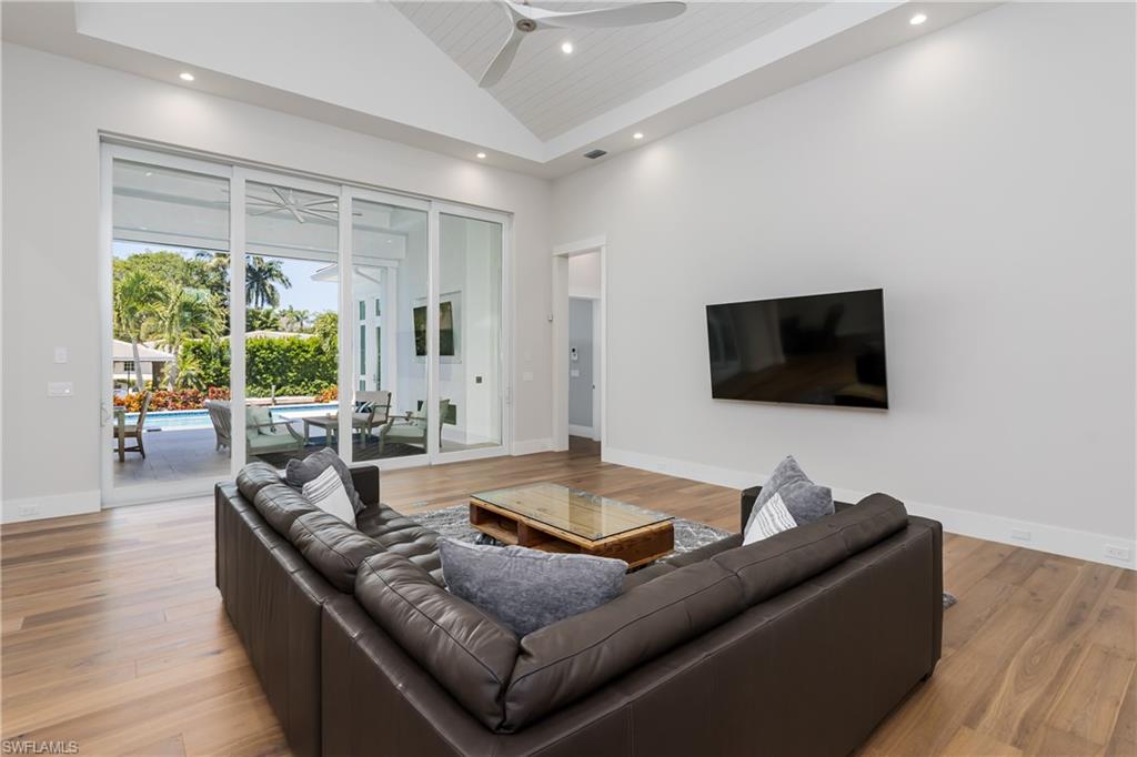 ROYAL HARBOR - Residential