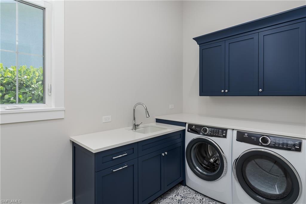 ROYAL HARBOR - Residential