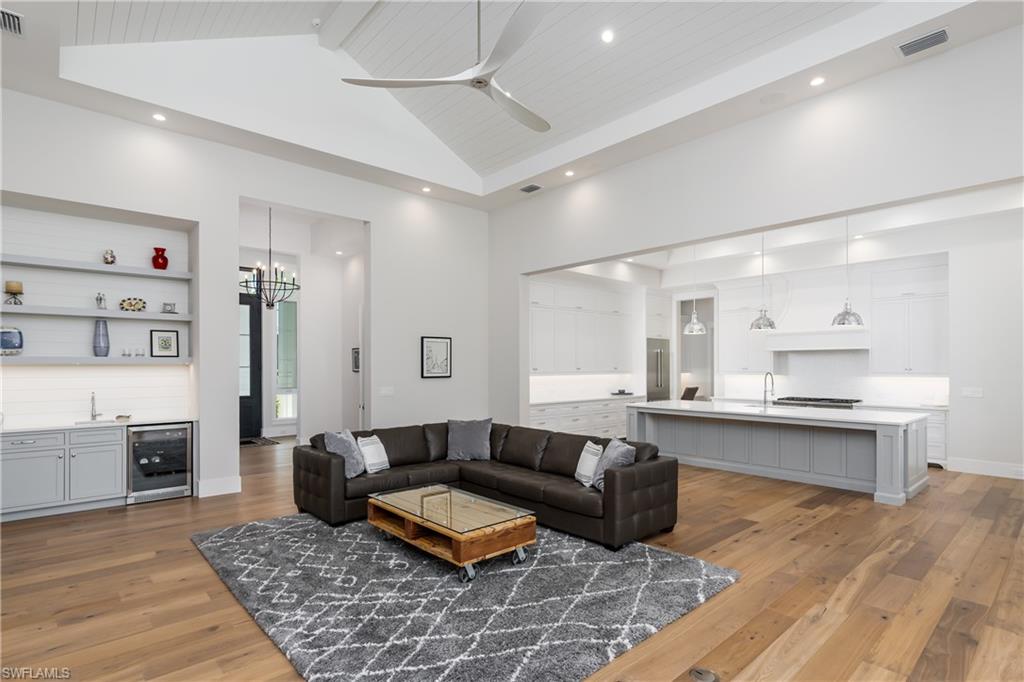 ROYAL HARBOR - Residential