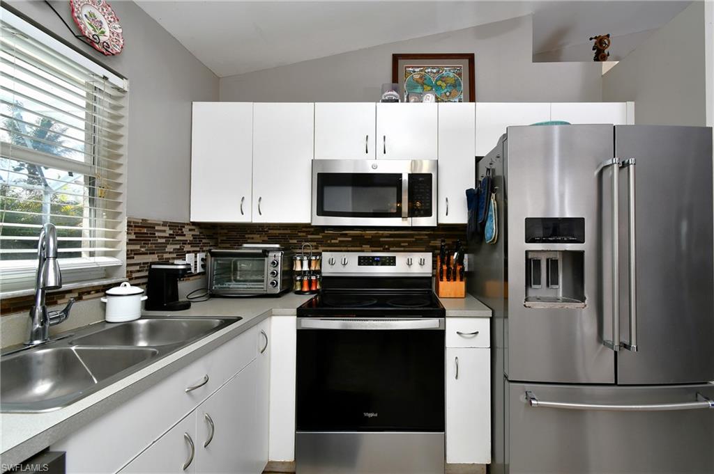 MIRROR LAKES - Residential