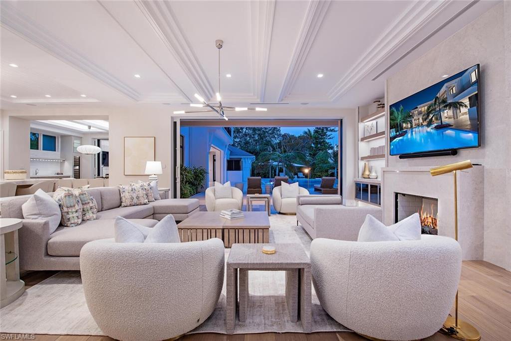 AQUALANE SHORES - Residential