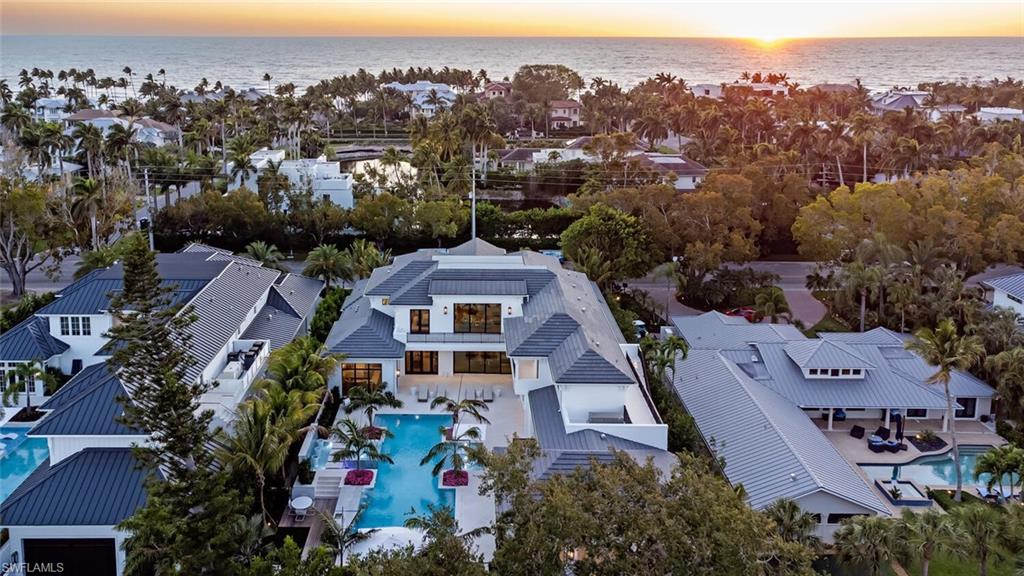 AQUALANE SHORES - Residential