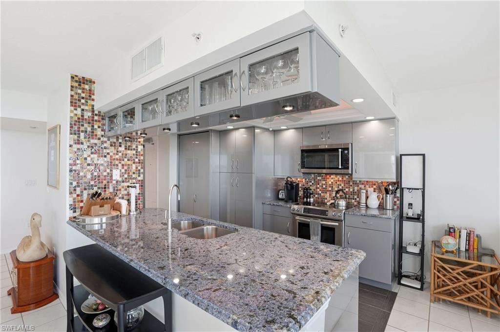 ST MAARTEN - Residential Lease