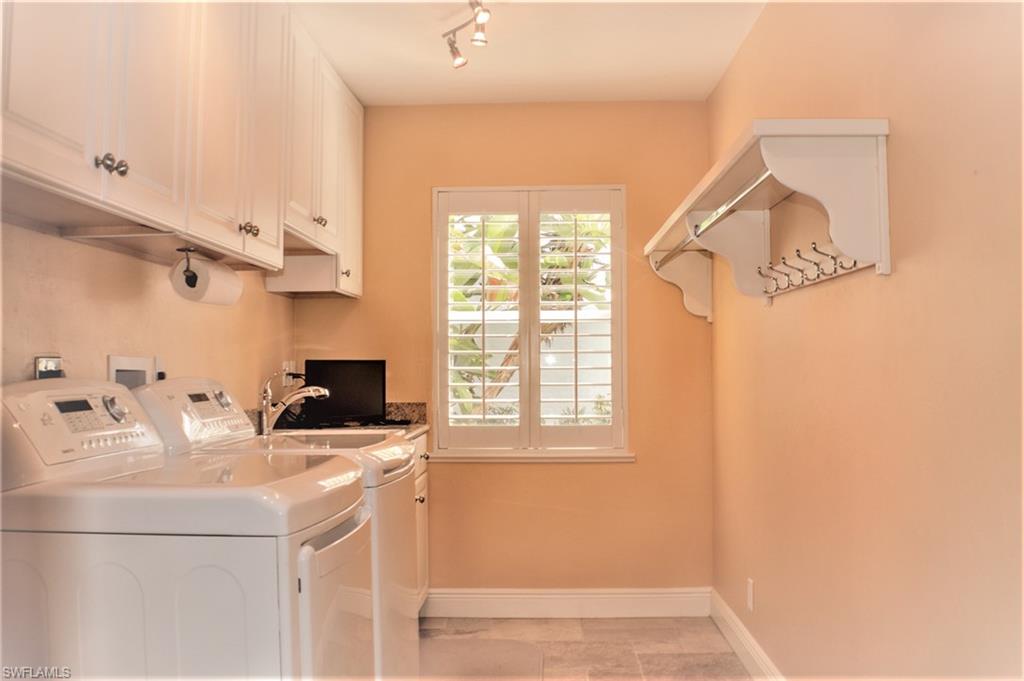 SPANISH WELLS - Residential