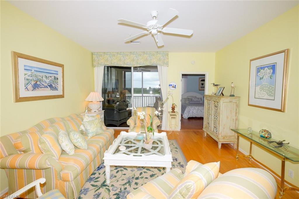 SUTTON WALK - Residential