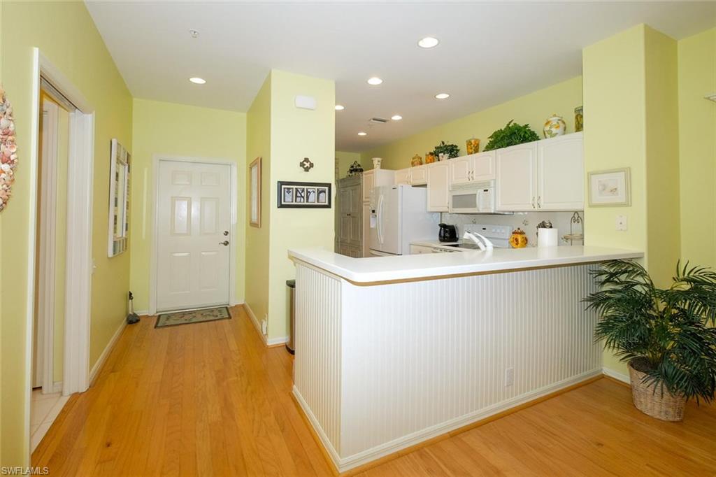 SUTTON WALK - Residential