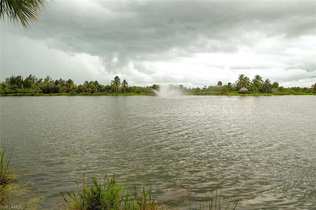 SUTTON WALK - Residential