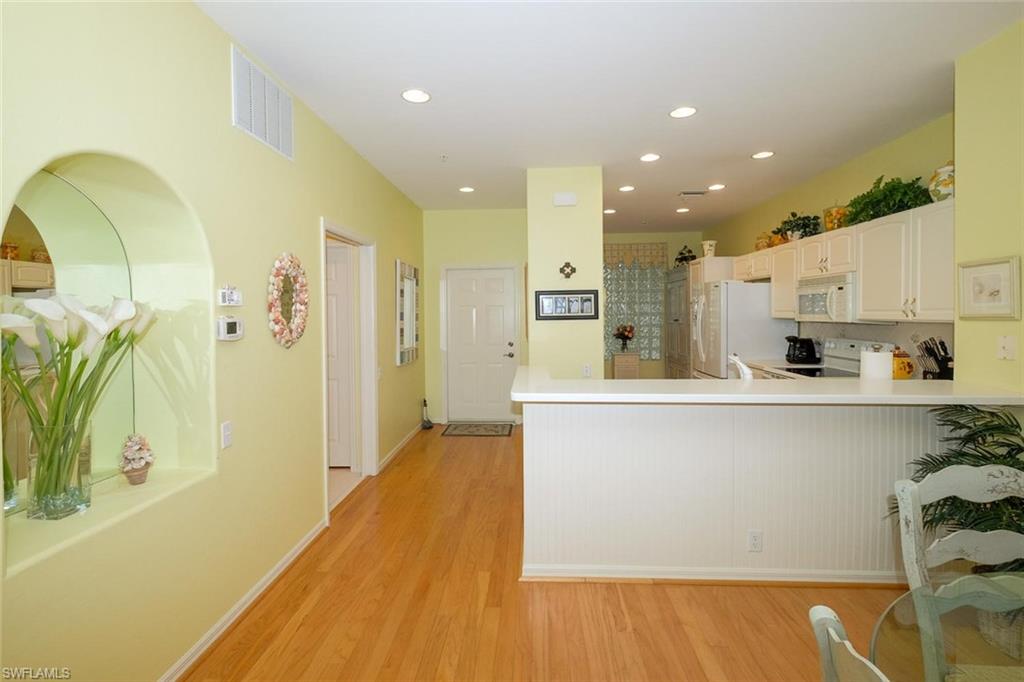 SUTTON WALK - Residential