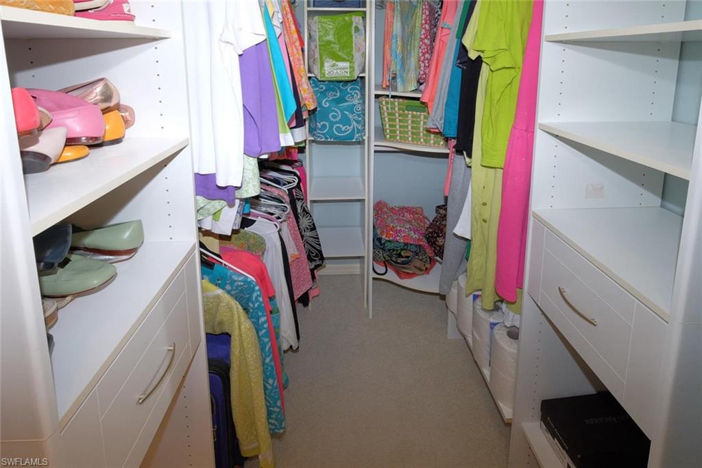 SUTTON WALK - Residential